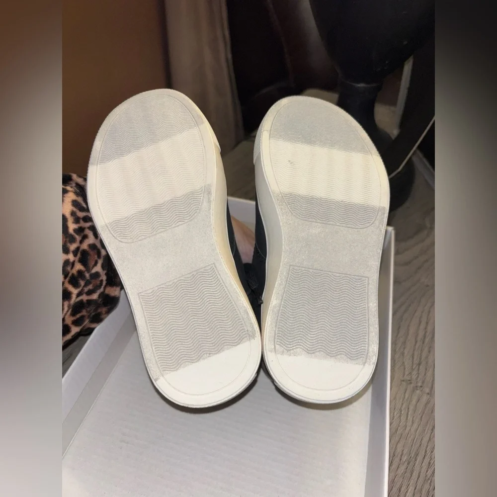 Sonoma Goods for Life Elvin memory foam kids shoe. size 12 NWT - Picture 4 of 7